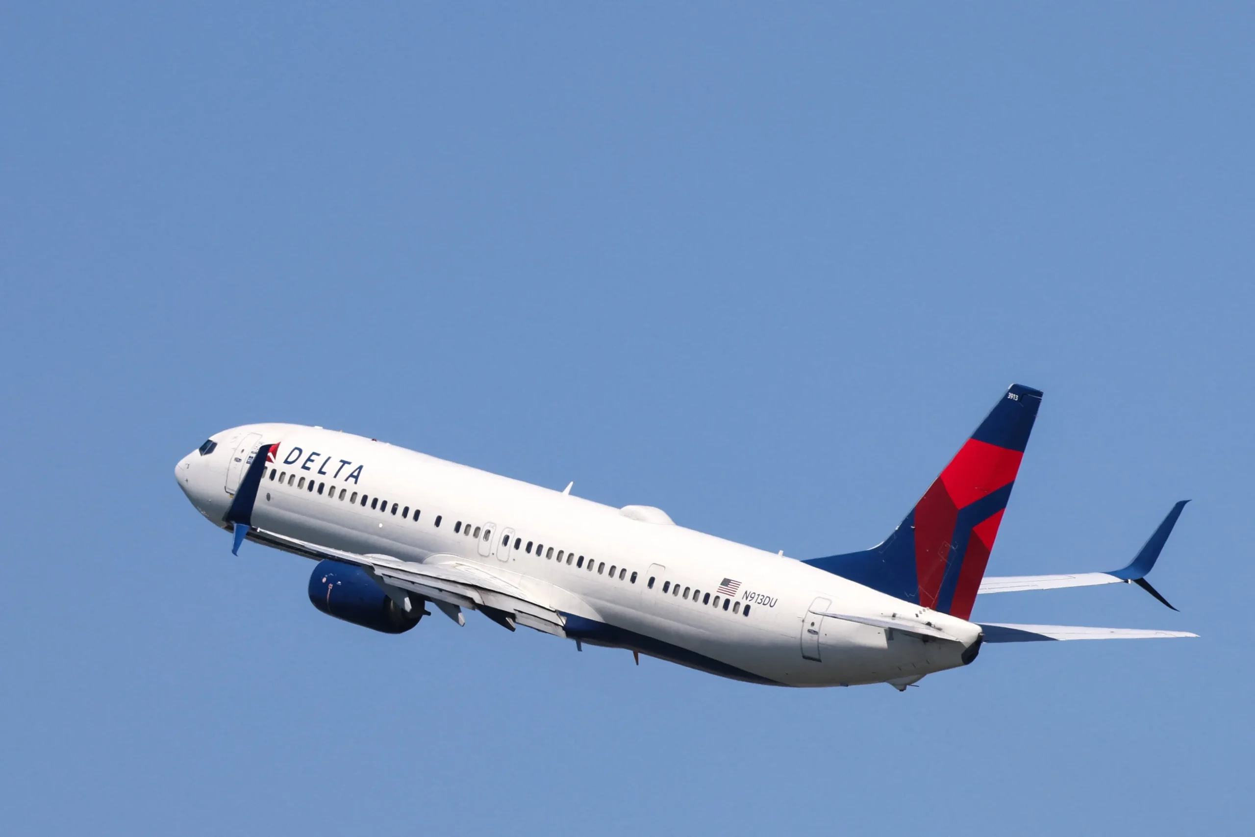 Delta Flight DL275 Diverted LAX: A Case Study in Aviation Safety and Passenger Care