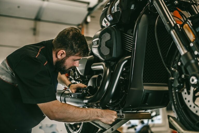 How to Build Efficiency in Motorcycle Repair Shops Through Software
