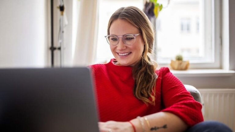 Remote Work vs. On-Site Which Choice Grows Your Net Worth Faster